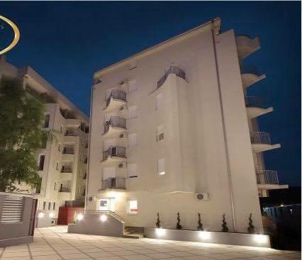 Holiday Wing Apartment 2 Ягодина Екстериор снимка