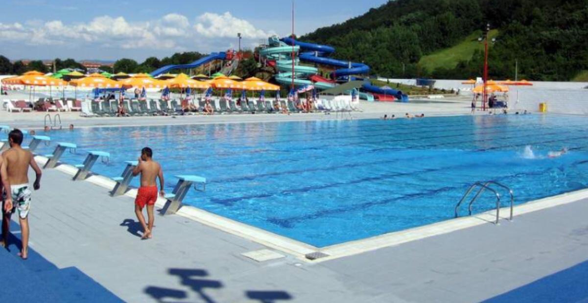 Holiday Wing Apartment 2 Ягодина Екстериор снимка